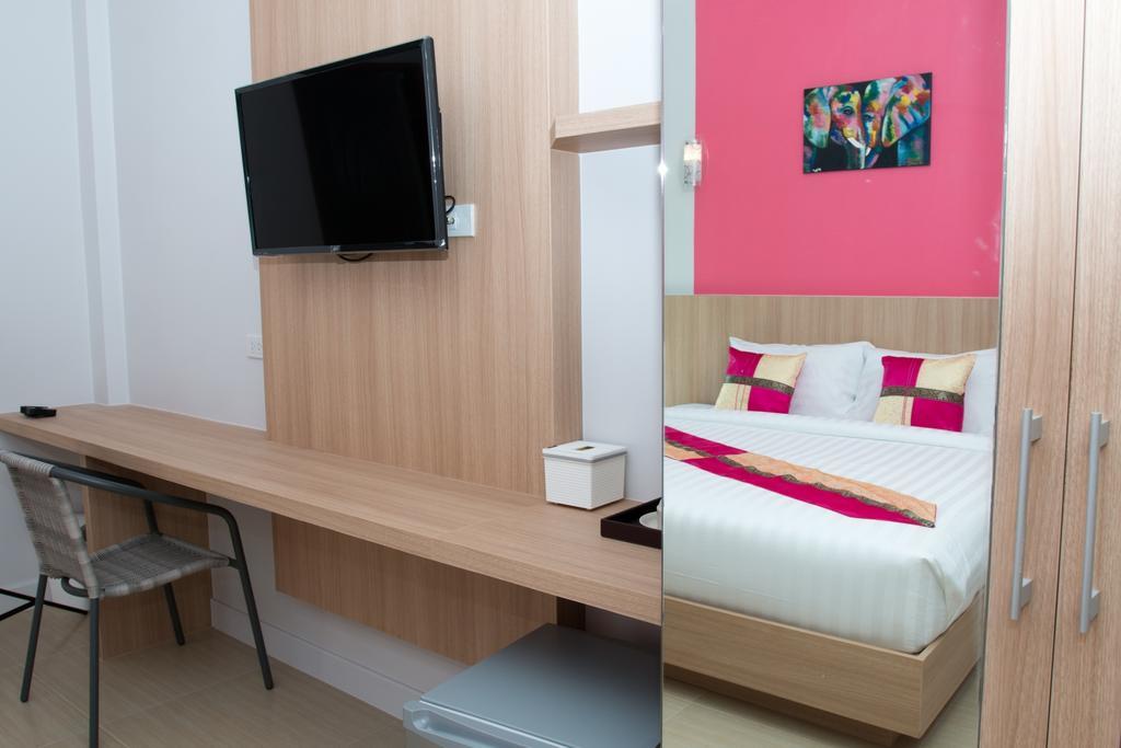 Phant At Thalang Service Apartment Екстериор снимка