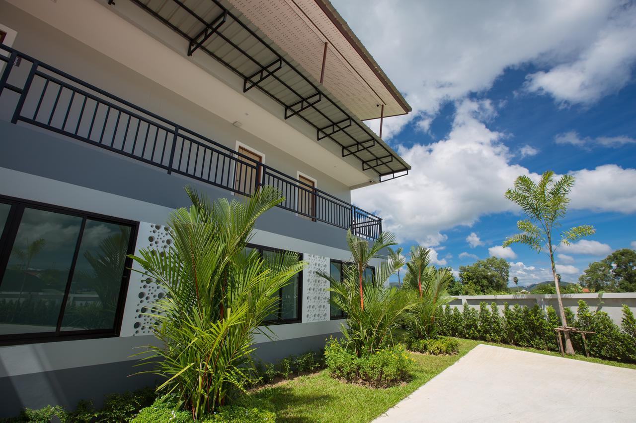 Phant At Thalang Service Apartment Екстериор снимка